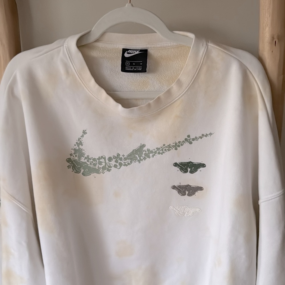 Nike Women’s Recreation Club “Good Sport” Tie Dye Cropped Crewneck Sweatshirt M - Picture 2 of 11